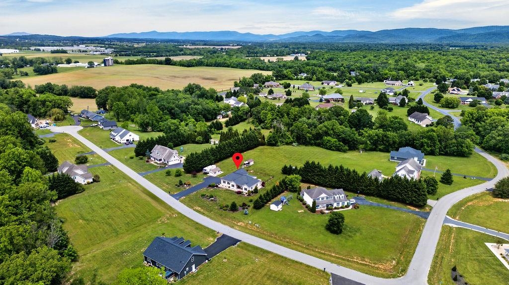29 KENNEDY RIDGE CT, STUARTS DRAFT, Virginia 24477, 3 Bedrooms Bedrooms, ,2 BathroomsBathrooms,Residential,29 KENNEDY RIDGE CT,677896 MLS # 677896