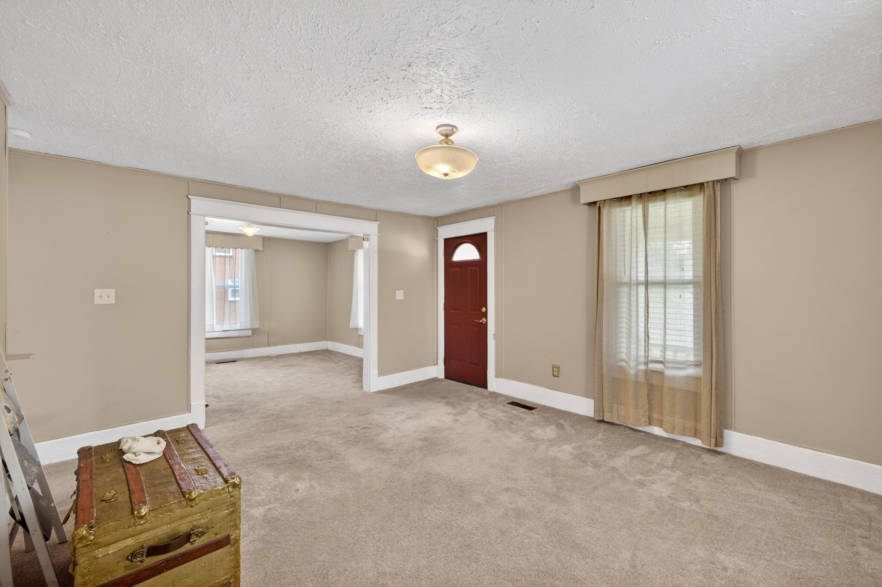 29 PORT REPUBLIC RD, HARRISONBURG, Virginia 22801, 3 Bedrooms Bedrooms, ,2 BathroomsBathrooms,Residential,29 PORT REPUBLIC RD,677903 MLS # 677903