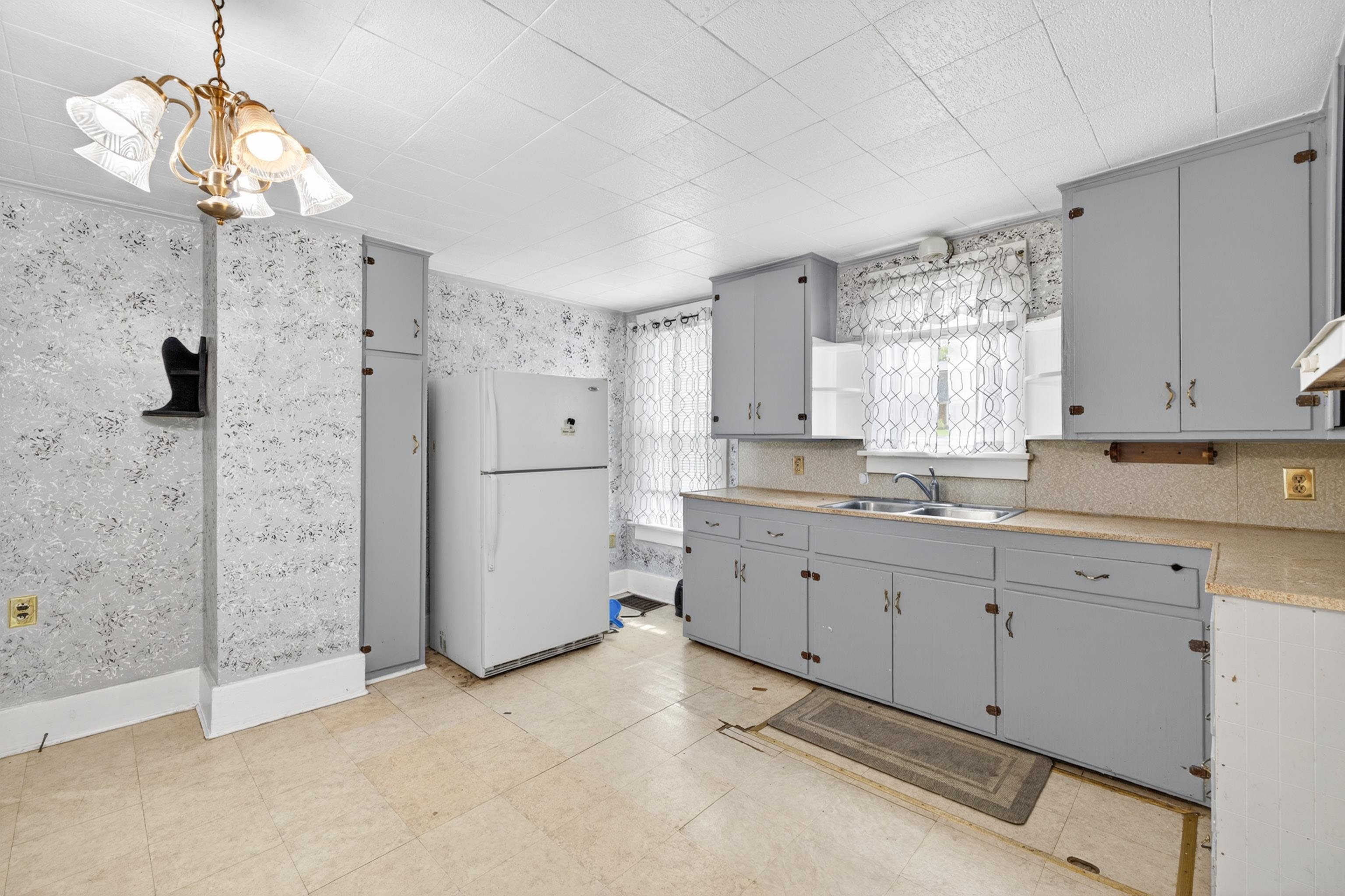 29 PORT REPUBLIC RD, HARRISONBURG, Virginia 22801, 3 Bedrooms Bedrooms, ,2 BathroomsBathrooms,Residential,29 PORT REPUBLIC RD,677903 MLS # 677903