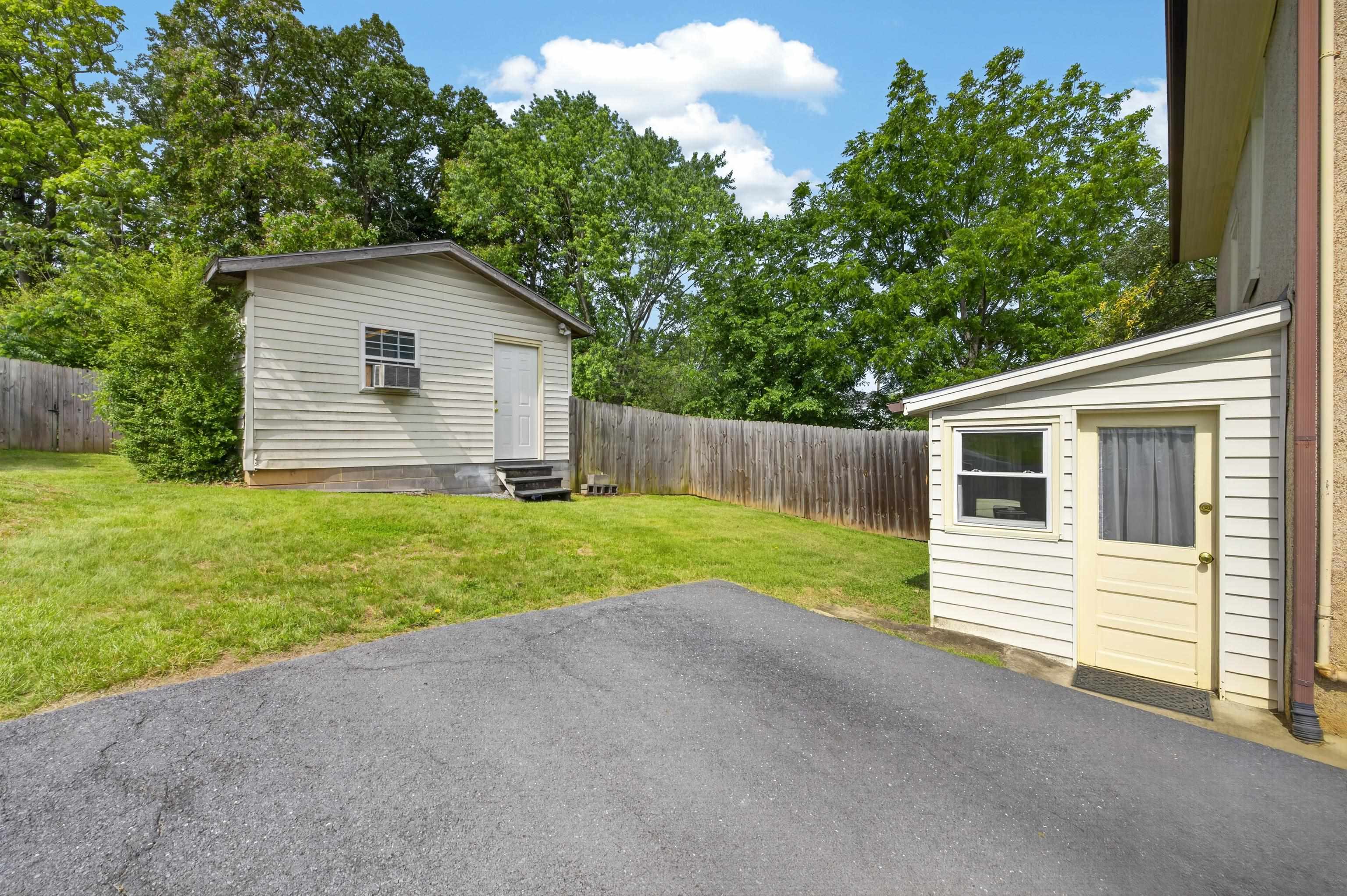 29 PORT REPUBLIC RD, HARRISONBURG, Virginia 22801, 3 Bedrooms Bedrooms, ,2 BathroomsBathrooms,Residential,29 PORT REPUBLIC RD,677903 MLS # 677903
