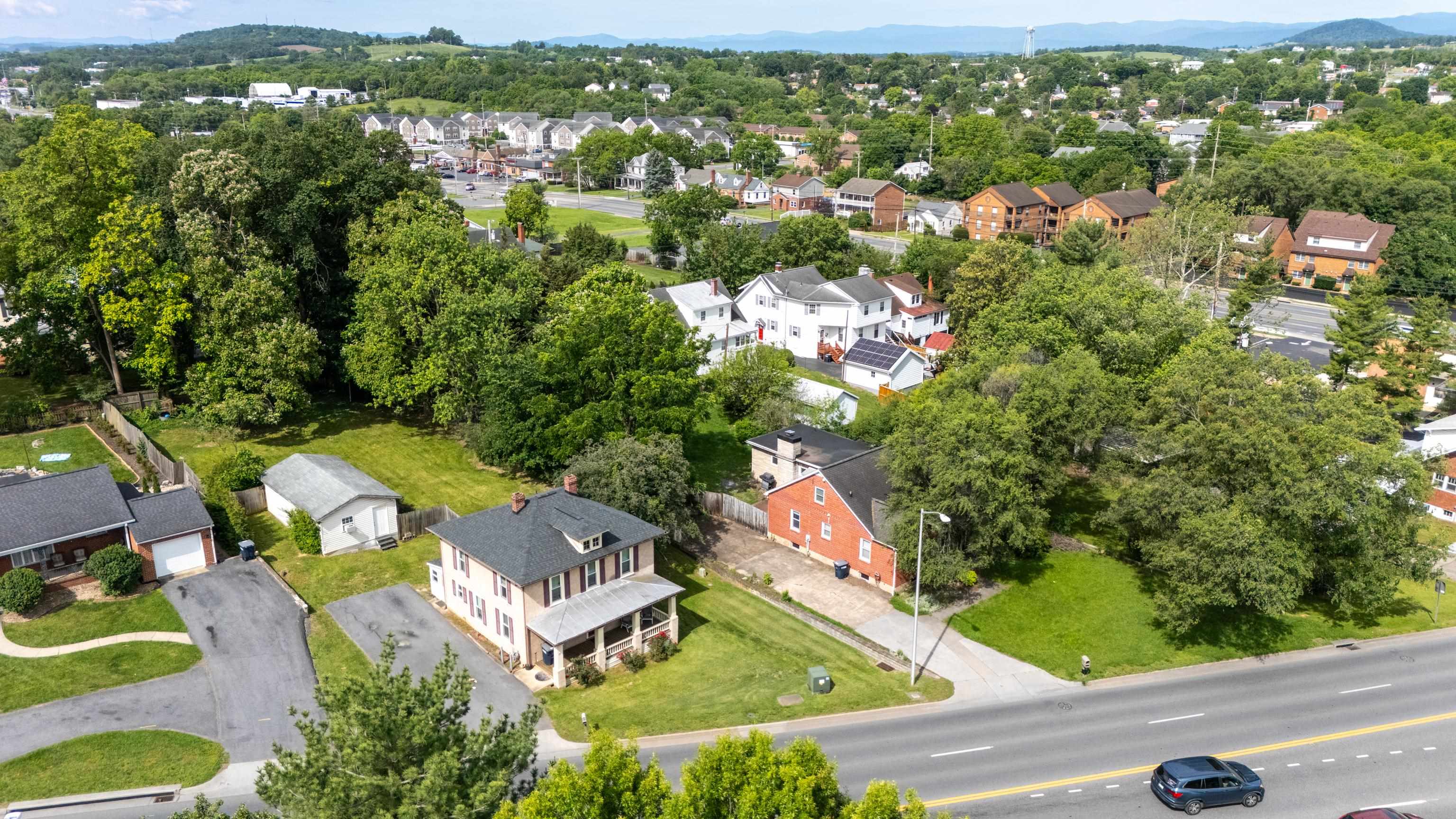 29 PORT REPUBLIC RD, HARRISONBURG, Virginia 22801, 3 Bedrooms Bedrooms, ,2 BathroomsBathrooms,Residential,29 PORT REPUBLIC RD,677903 MLS # 677903
