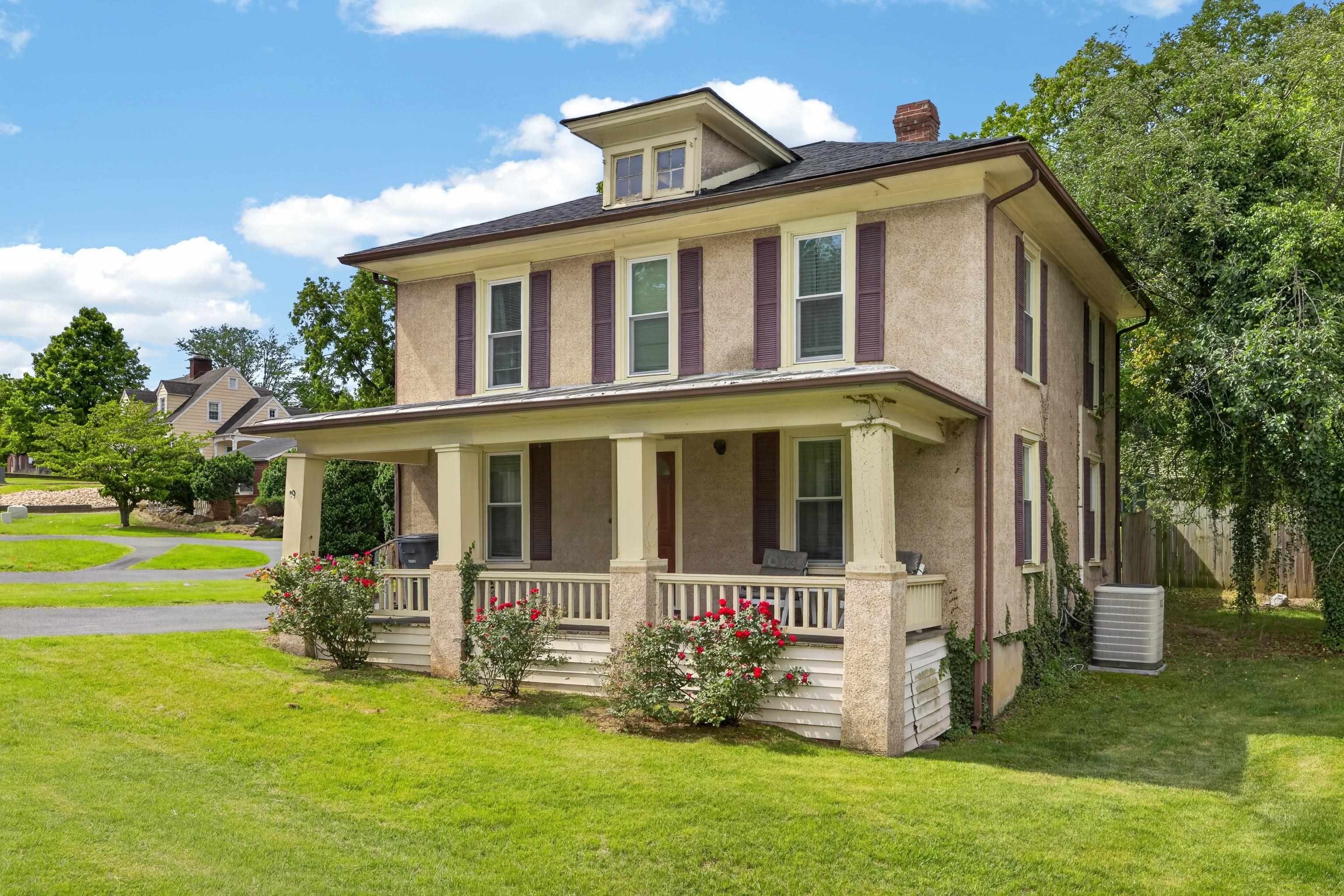 29 PORT REPUBLIC RD, HARRISONBURG, Virginia 22801, 3 Bedrooms Bedrooms, ,2 BathroomsBathrooms,Residential,29 PORT REPUBLIC RD,677903 MLS # 677903