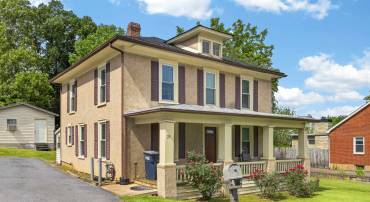 29 PORT REPUBLIC RD, HARRISONBURG, Virginia 22801, 3 Bedrooms Bedrooms, ,2 BathroomsBathrooms,Residential,29 PORT REPUBLIC RD,677903 MLS # 677903
