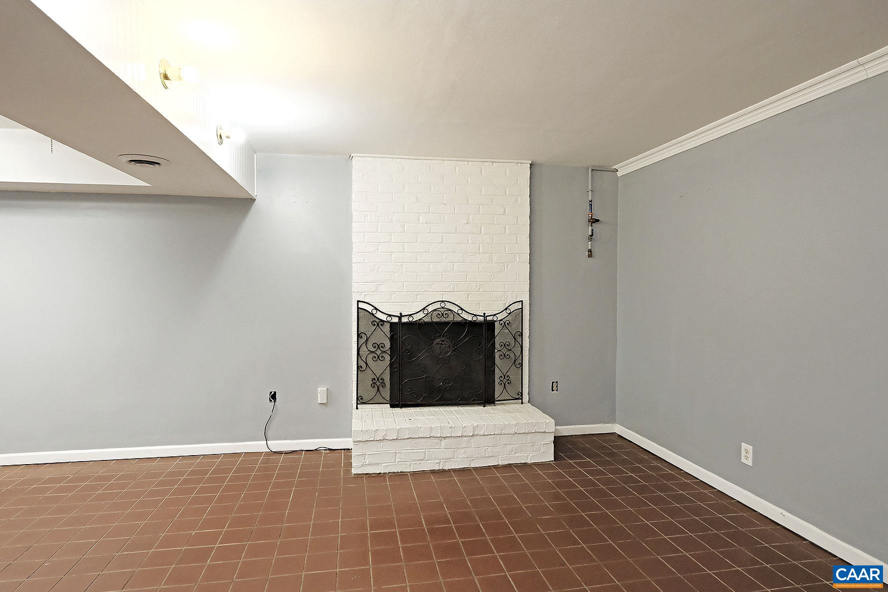 2131 VIBURNUM CT, CHARLOTTESVILLE, Virginia 22911, 3 Bedrooms Bedrooms, ,3 BathroomsBathrooms,Residential,2131 VIBURNUM CT,677904 MLS # 677904