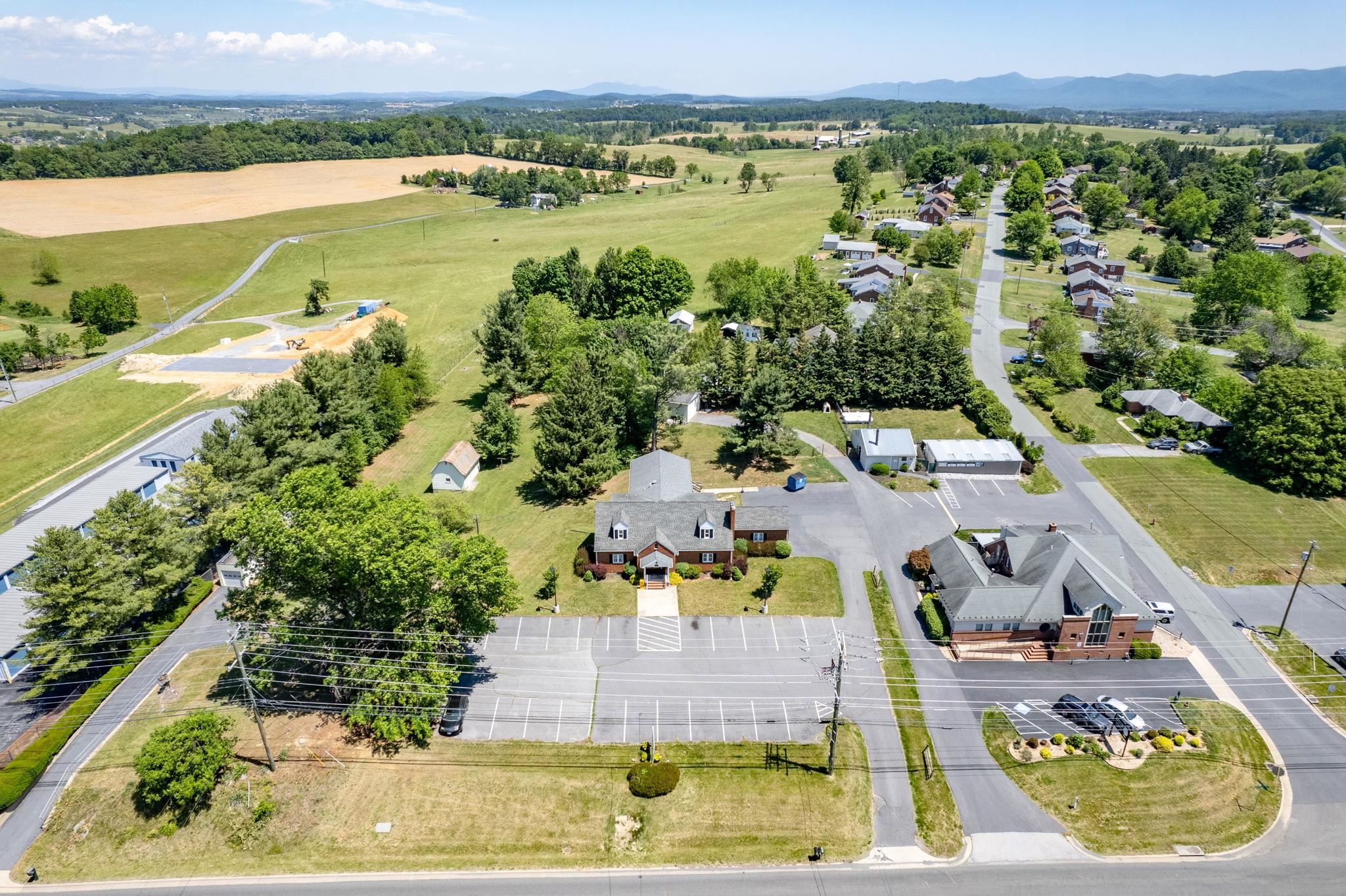 2352 JEFFERSON HWY, WAYNESBORO, Virginia 22980, ,Commercial,2352 JEFFERSON HWY,677936 MLS # 677936 2352 JEFFERSON HWY, WAYNESBORO, Virginia 22980, ,Commercial,2352 JEFFERSON HWY,677936 MLS # 677936