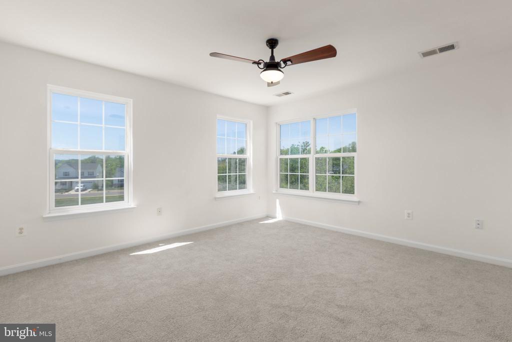 2312 FORSYTHIA DR, CULPEPER, Virginia 22701, 3 Bedrooms Bedrooms, ,2 BathroomsBathrooms,Residential,2312 FORSYTHIA DR,VACU2013392 MLS # VACU2013392