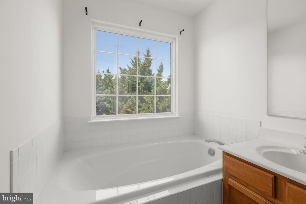 2312 FORSYTHIA DR, CULPEPER, Virginia 22701, 3 Bedrooms Bedrooms, ,2 BathroomsBathrooms,Residential,2312 FORSYTHIA DR,VACU2013392 MLS # VACU2013392
