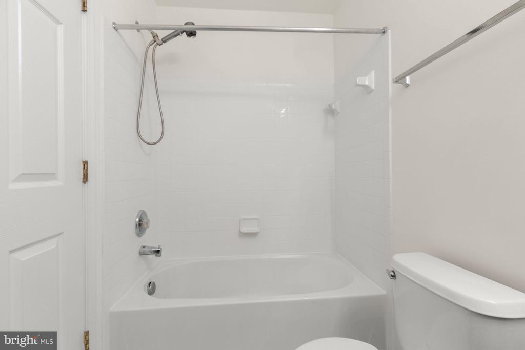2312 FORSYTHIA DR, CULPEPER, Virginia 22701, 3 Bedrooms Bedrooms, ,2 BathroomsBathrooms,Residential,2312 FORSYTHIA DR,VACU2013392 MLS # VACU2013392