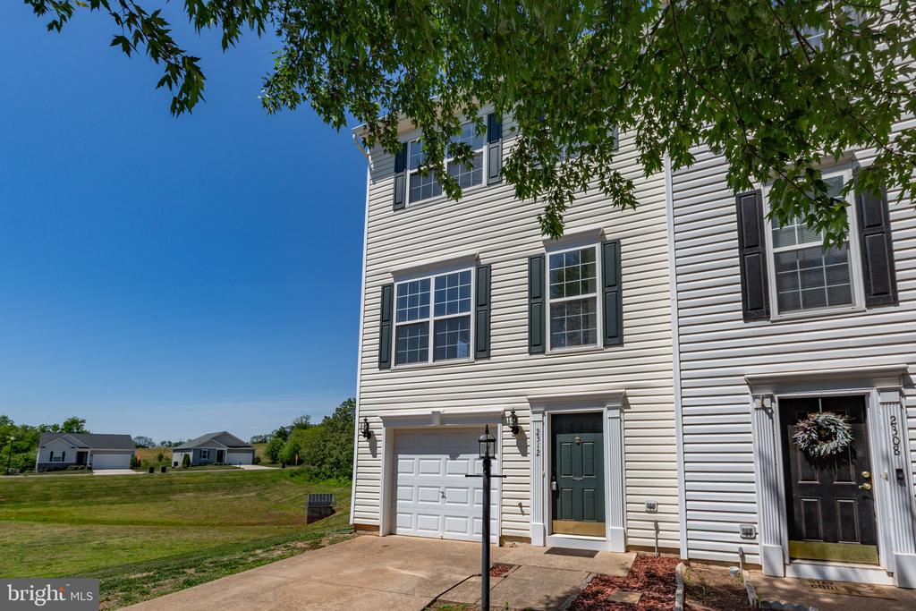 2312 FORSYTHIA DR, CULPEPER, Virginia 22701, 3 Bedrooms Bedrooms, ,2 BathroomsBathrooms,Residential,2312 FORSYTHIA DR,VACU2013392 MLS # VACU2013392