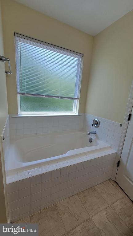 2360 SILVER FOX WAY, LOCUST GROVE, Virginia 22508, 3 Bedrooms Bedrooms, ,2 BathroomsBathrooms,Residential,2360 SILVER FOX WAY,VAOR2014072 MLS # VAOR2014072