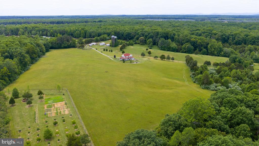 12501 W CATHARPIN RD, SPOTSYLVANIA, Virginia 22551, 4 Bedrooms Bedrooms, ,3 BathroomsBathrooms,Residential,12501 W CATHARPIN RD,VASP2042524 MLS # VASP2042524