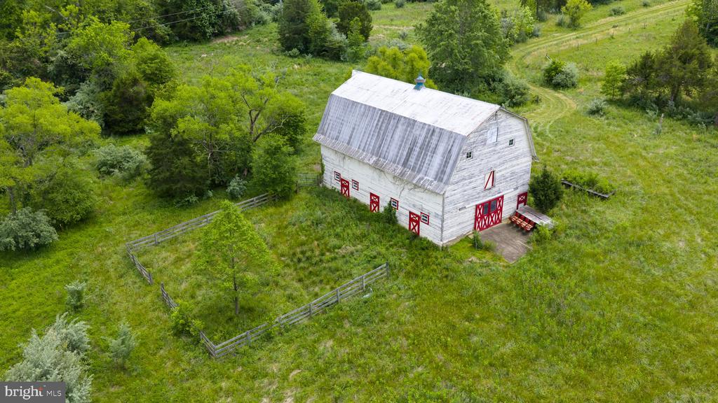 12501 W CATHARPIN RD, SPOTSYLVANIA, Virginia 22551, 4 Bedrooms Bedrooms, ,3 BathroomsBathrooms,Residential,12501 W CATHARPIN RD,VASP2042524 MLS # VASP2042524