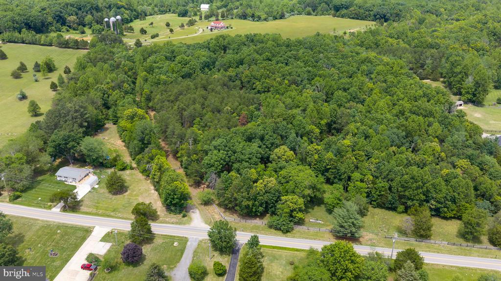 12501 W CATHARPIN RD, SPOTSYLVANIA, Virginia 22551, 4 Bedrooms Bedrooms, ,3 BathroomsBathrooms,Residential,12501 W CATHARPIN RD,VASP2042524 MLS # VASP2042524