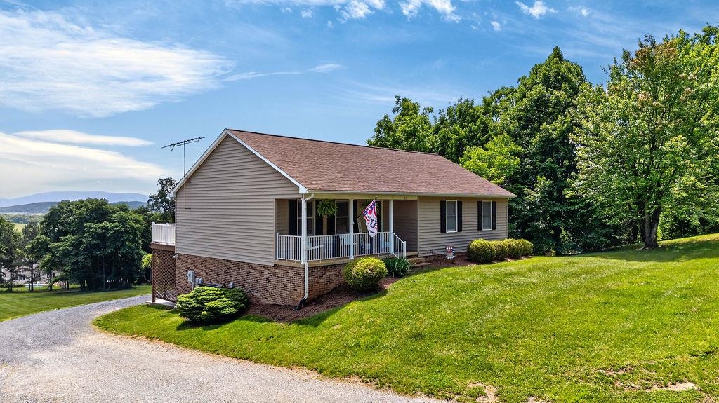21 CHEYENNE LN, STAUNTON, Virginia 24401, 3 Bedrooms Bedrooms, ,3 BathroomsBathrooms,Residential,21 CHEYENNE LN,677937 MLS # 677937