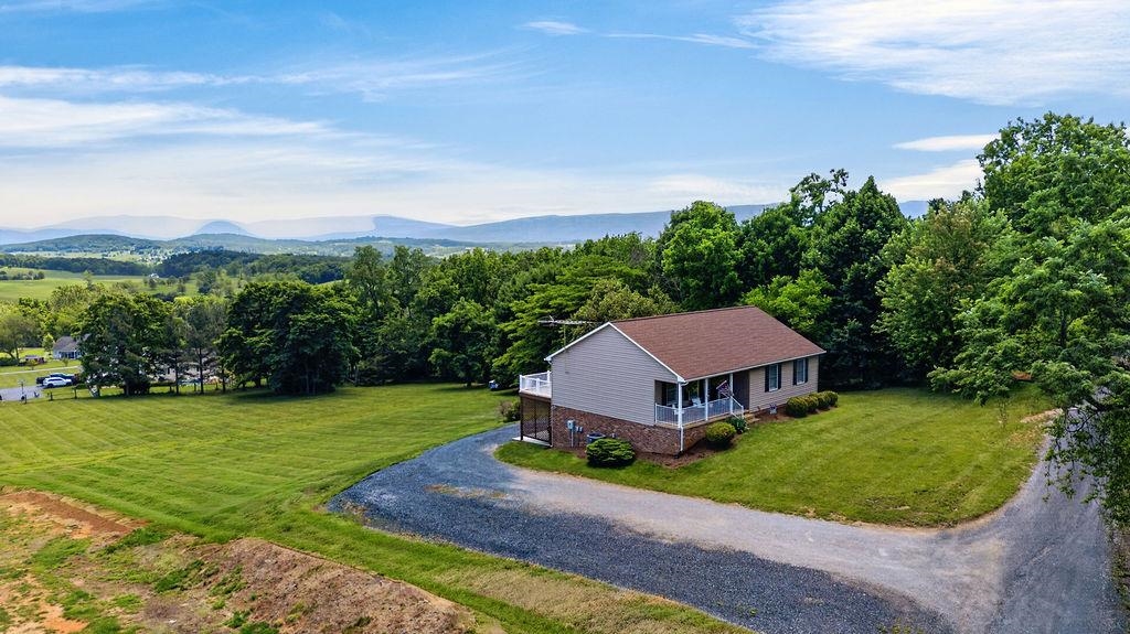 21 CHEYENNE LN, STAUNTON, Virginia 24401, 3 Bedrooms Bedrooms, ,3 BathroomsBathrooms,Residential,21 CHEYENNE LN,677937 MLS # 677937
