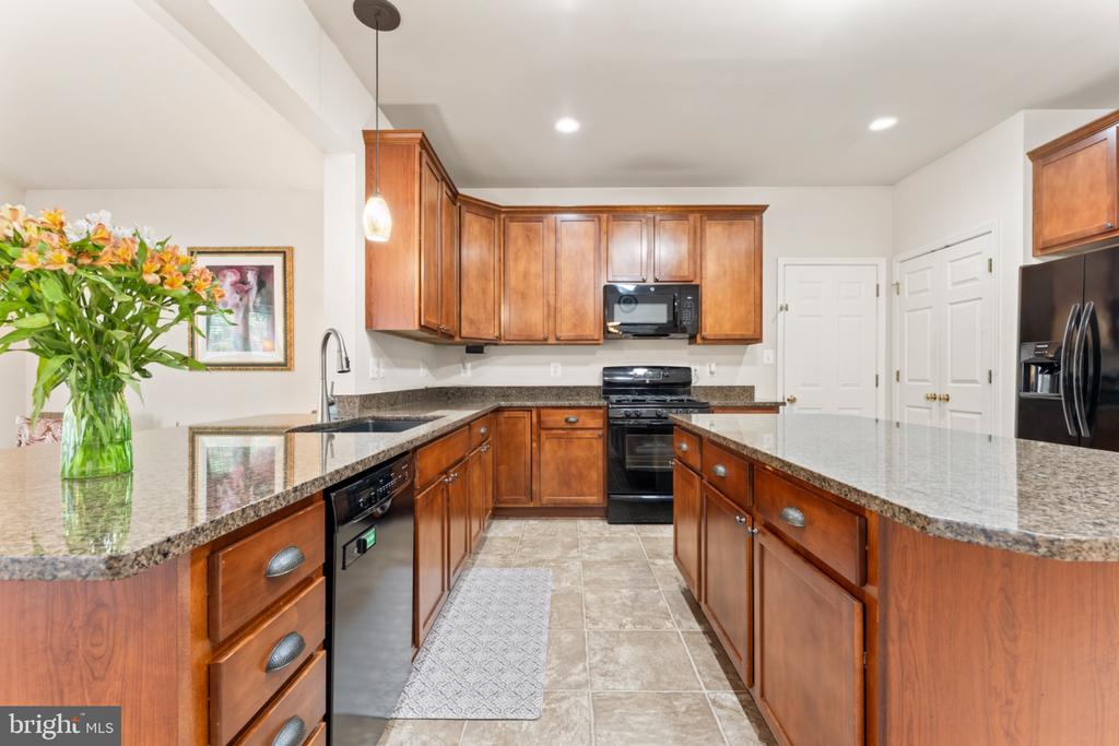 6020 W COPPER MOUNTAIN DR, SPOTSYLVANIA, Virginia 22553, 4 Bedrooms Bedrooms, ,3 BathroomsBathrooms,Residential,6020 W COPPER MOUNTAIN DR,VASP2042302 MLS # VASP2042302