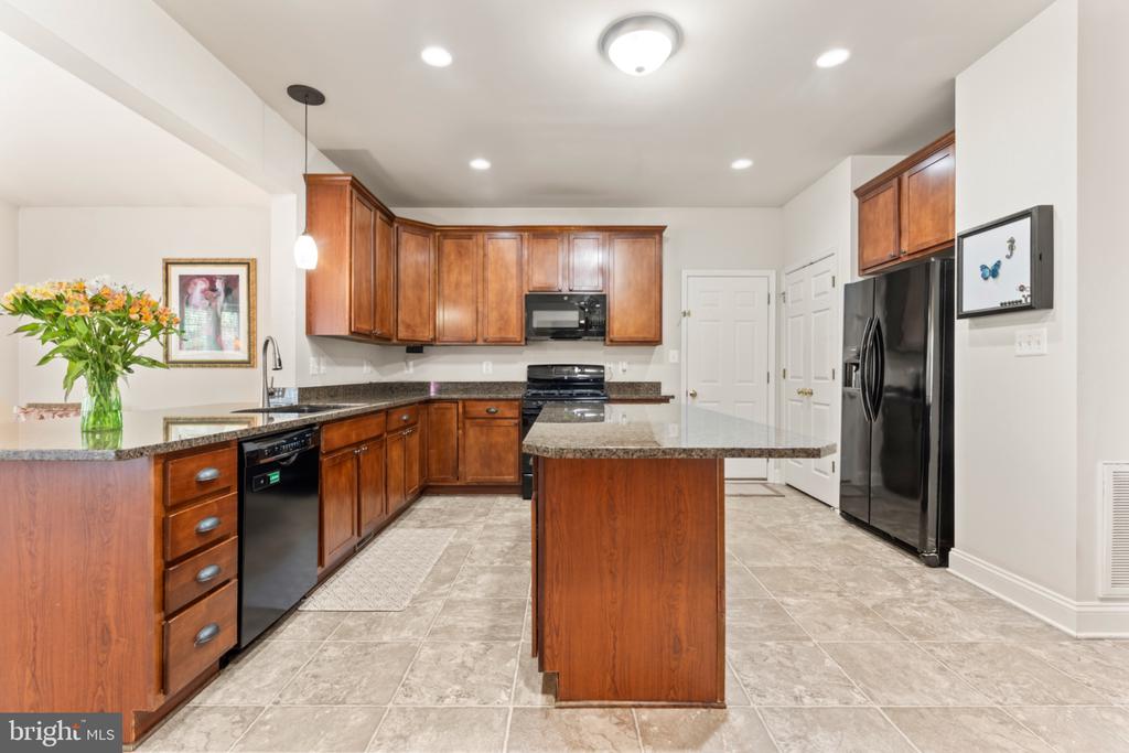 6020 W COPPER MOUNTAIN DR, SPOTSYLVANIA, Virginia 22553, 4 Bedrooms Bedrooms, ,3 BathroomsBathrooms,Residential,6020 W COPPER MOUNTAIN DR,VASP2042302 MLS # VASP2042302