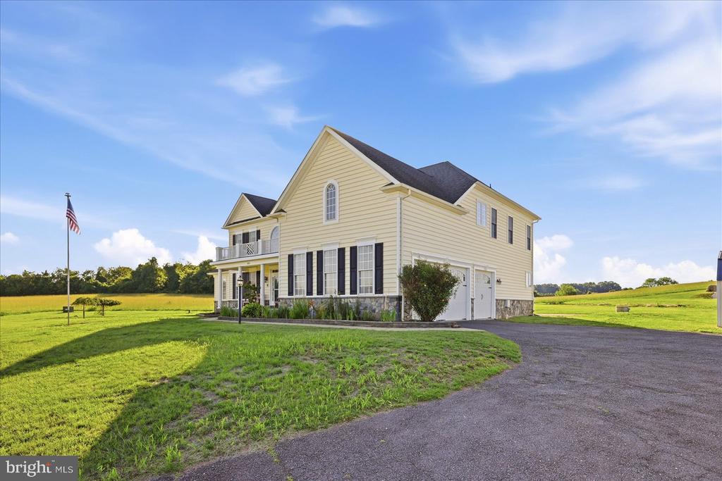 10216 LEES MILL RD, WARRENTON, Virginia 20186, 5 Bedrooms Bedrooms, ,4 BathroomsBathrooms,Residential,10216 LEES MILL RD,VAFQ2022000 MLS # VAFQ2022000
