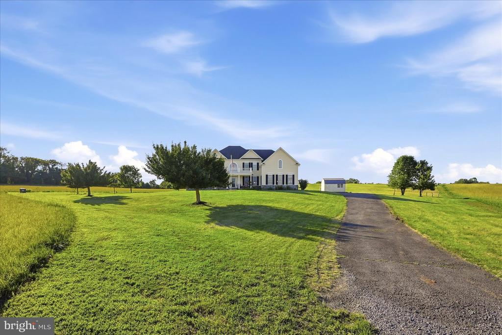 10216 LEES MILL RD, WARRENTON, Virginia 20186, 5 Bedrooms Bedrooms, ,4 BathroomsBathrooms,Residential,10216 LEES MILL RD,VAFQ2022000 MLS # VAFQ2022000