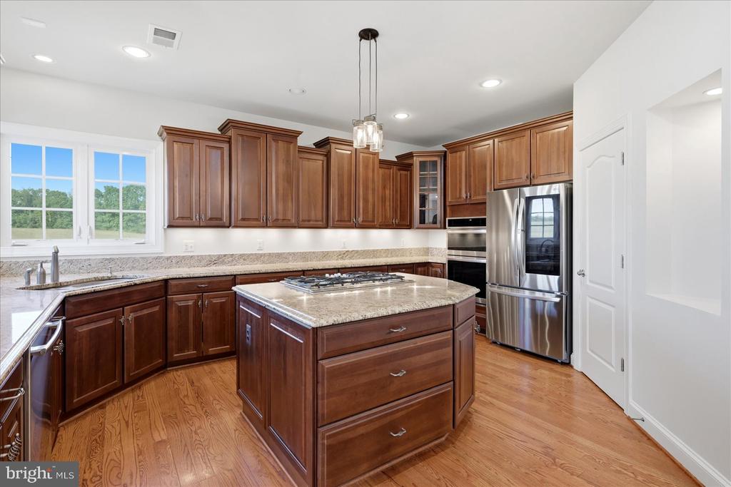 10216 LEES MILL RD, WARRENTON, Virginia 20186, 5 Bedrooms Bedrooms, ,4 BathroomsBathrooms,Residential,10216 LEES MILL RD,VAFQ2022000 MLS # VAFQ2022000