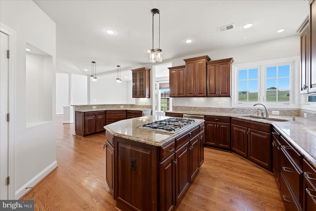 10216 LEES MILL RD, WARRENTON, Virginia 20186, 5 Bedrooms Bedrooms, ,4 BathroomsBathrooms,Residential,10216 LEES MILL RD,VAFQ2022000 MLS # VAFQ2022000
