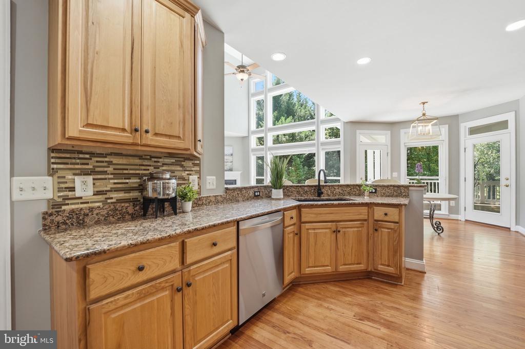 10702 CEDAR CREEK DR, SPOTSYLVANIA, Virginia 22551, 5 Bedrooms Bedrooms, ,5 BathroomsBathrooms,Residential,10702 CEDAR CREEK DR,VASP2042554 MLS # VASP2042554