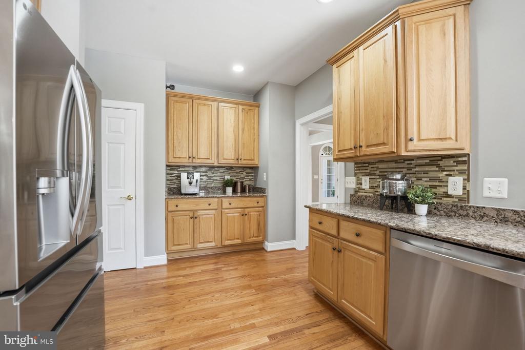 10702 CEDAR CREEK DR, SPOTSYLVANIA, Virginia 22551, 5 Bedrooms Bedrooms, ,5 BathroomsBathrooms,Residential,10702 CEDAR CREEK DR,VASP2042554 MLS # VASP2042554
