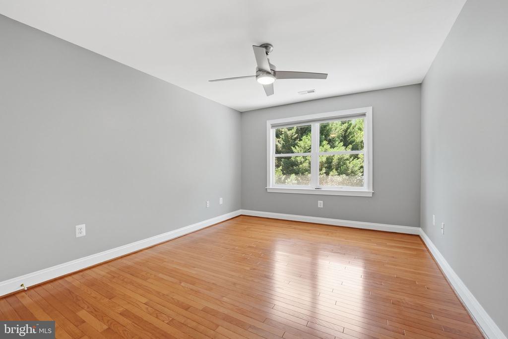 10702 CEDAR CREEK DR, SPOTSYLVANIA, Virginia 22551, 5 Bedrooms Bedrooms, ,5 BathroomsBathrooms,Residential,10702 CEDAR CREEK DR,VASP2042554 MLS # VASP2042554