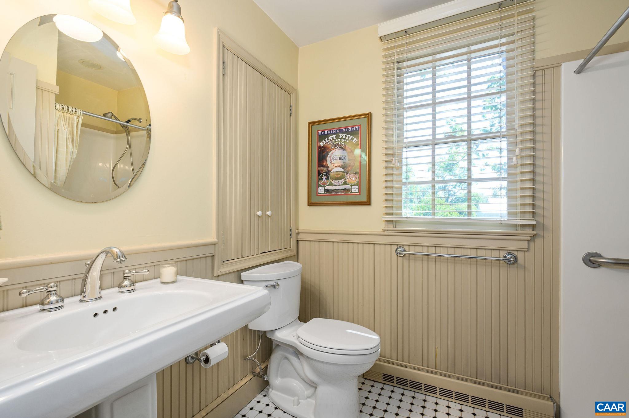 325 KENT RD, CHARLOTTESVILLE, Virginia 22903, 4 Bedrooms Bedrooms, ,5 BathroomsBathrooms,Residential,325 KENT RD,677829 MLS # 677829