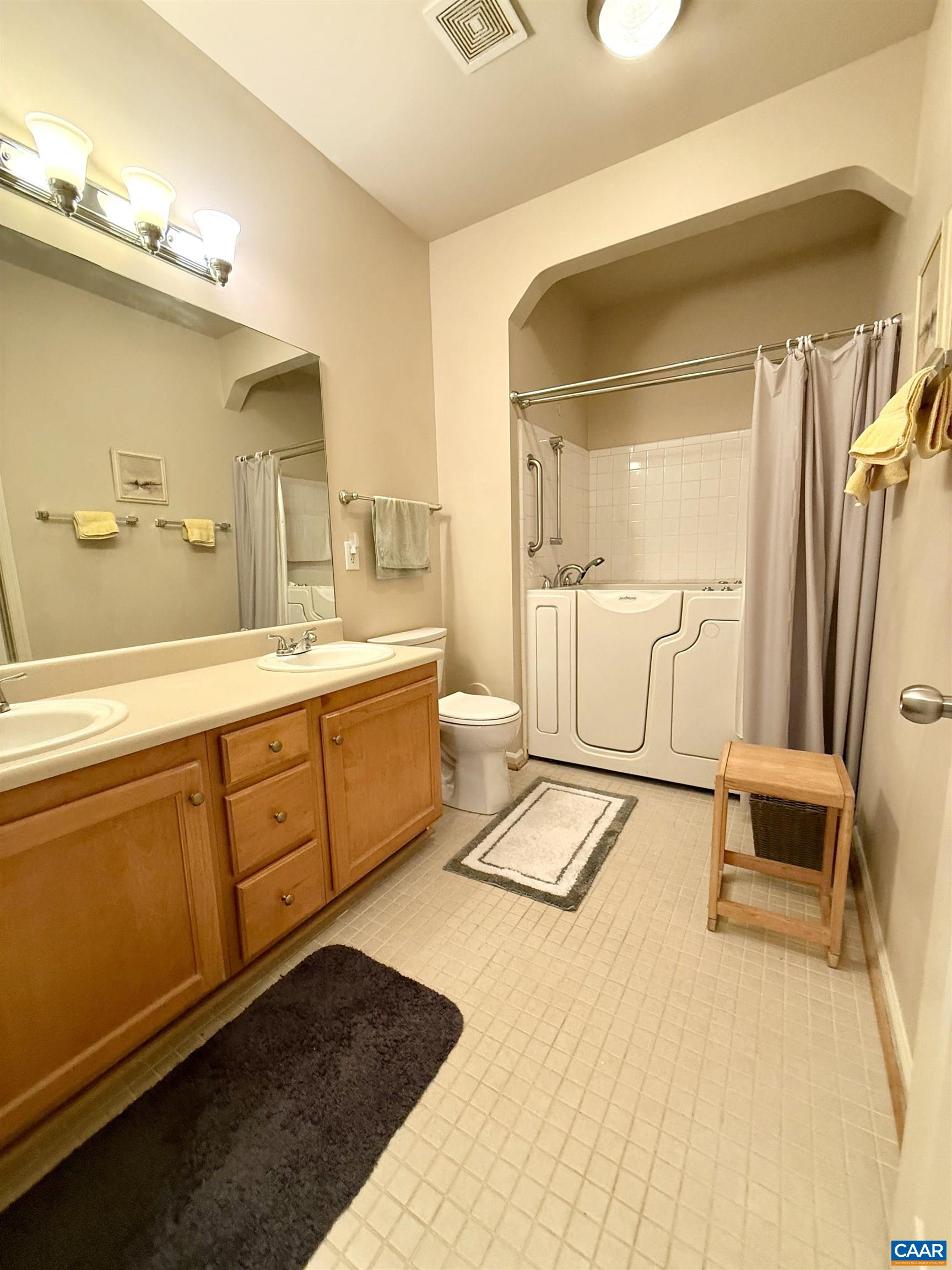 270 RIVERBEND DR, CHARLOTTESVILLE, Virginia 22911, 1 Bedroom Bedrooms, ,1 BathroomBathrooms,Residential,270 RIVERBEND DR,677847 MLS # 677847 270 RIVERBEND DR, CHARLOTTESVILLE, Virginia 22911, 1 Bedroom Bedrooms, ,1 BathroomBathrooms,Residential,270 RIVERBEND DR,677847 MLS # 677847