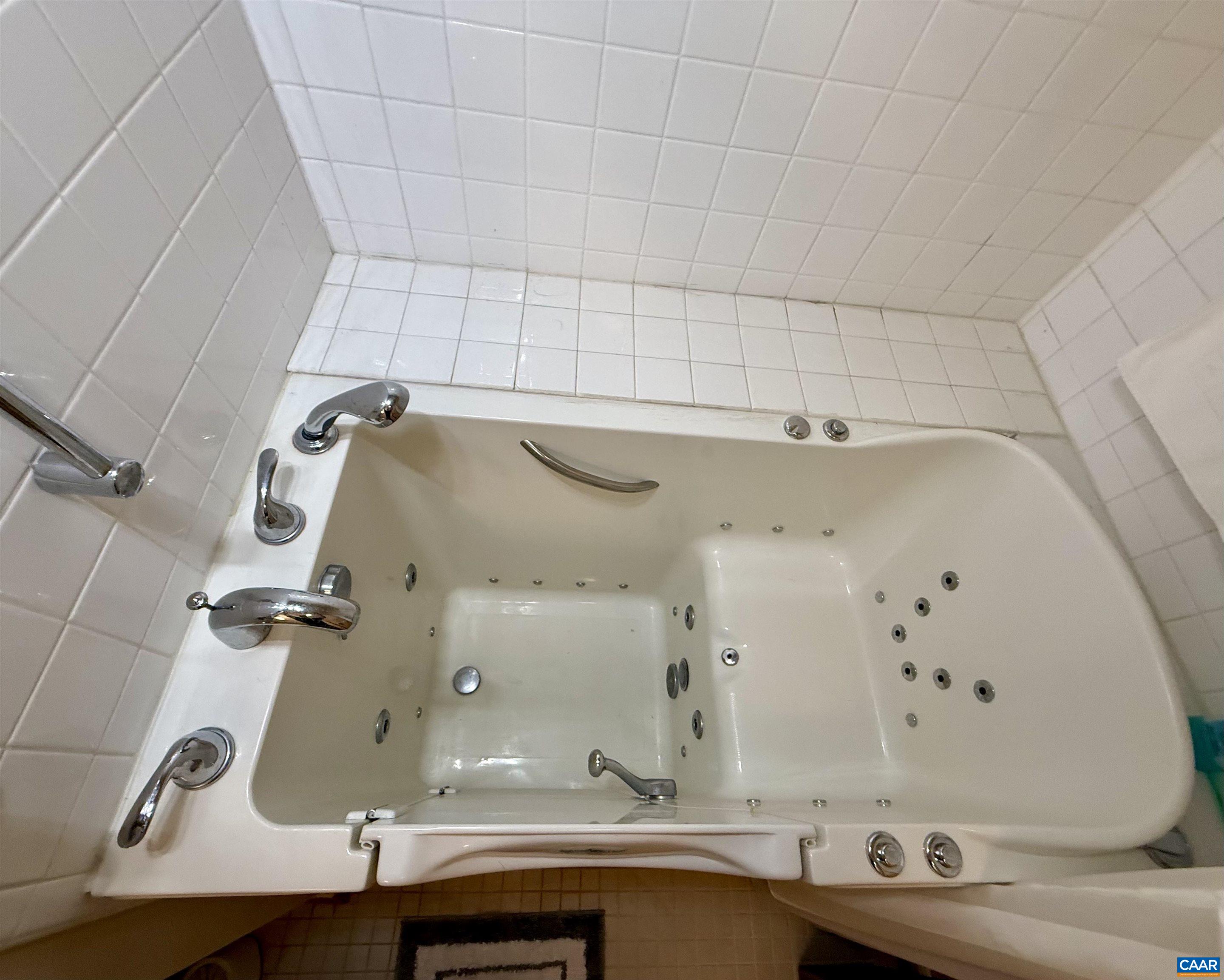 270 RIVERBEND DR, CHARLOTTESVILLE, Virginia 22911, 1 Bedroom Bedrooms, ,1 BathroomBathrooms,Residential,270 RIVERBEND DR,677847 MLS # 677847 270 RIVERBEND DR, CHARLOTTESVILLE, Virginia 22911, 1 Bedroom Bedrooms, ,1 BathroomBathrooms,Residential,270 RIVERBEND DR,677847 MLS # 677847
