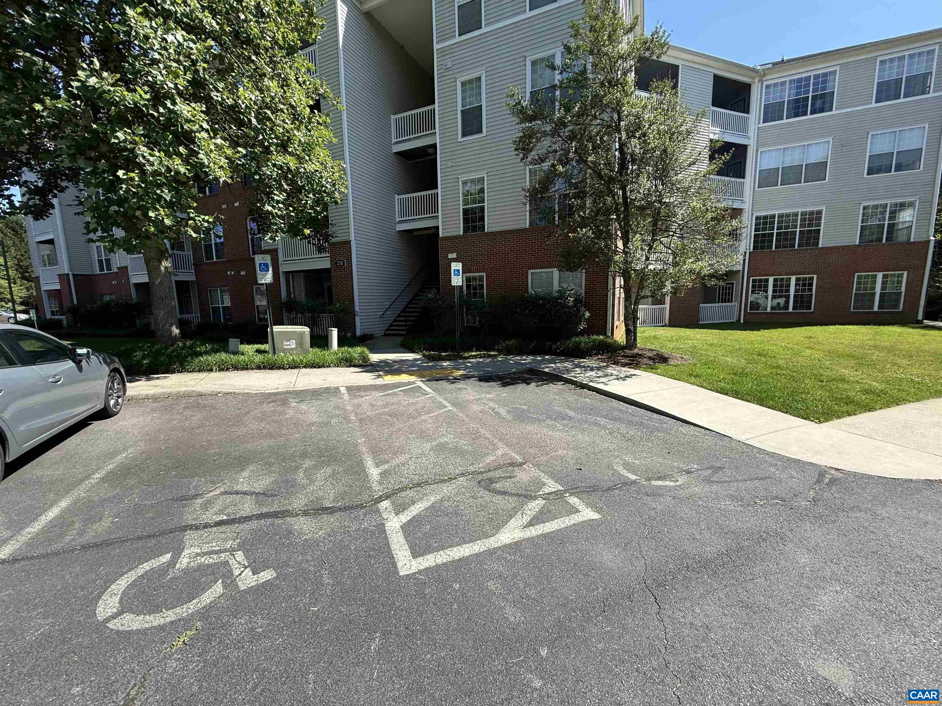 270 RIVERBEND DR, CHARLOTTESVILLE, Virginia 22911, 1 Bedroom Bedrooms, ,1 BathroomBathrooms,Residential,270 RIVERBEND DR,677847 MLS # 677847 270 RIVERBEND DR, CHARLOTTESVILLE, Virginia 22911, 1 Bedroom Bedrooms, ,1 BathroomBathrooms,Residential,270 RIVERBEND DR,677847 MLS # 677847