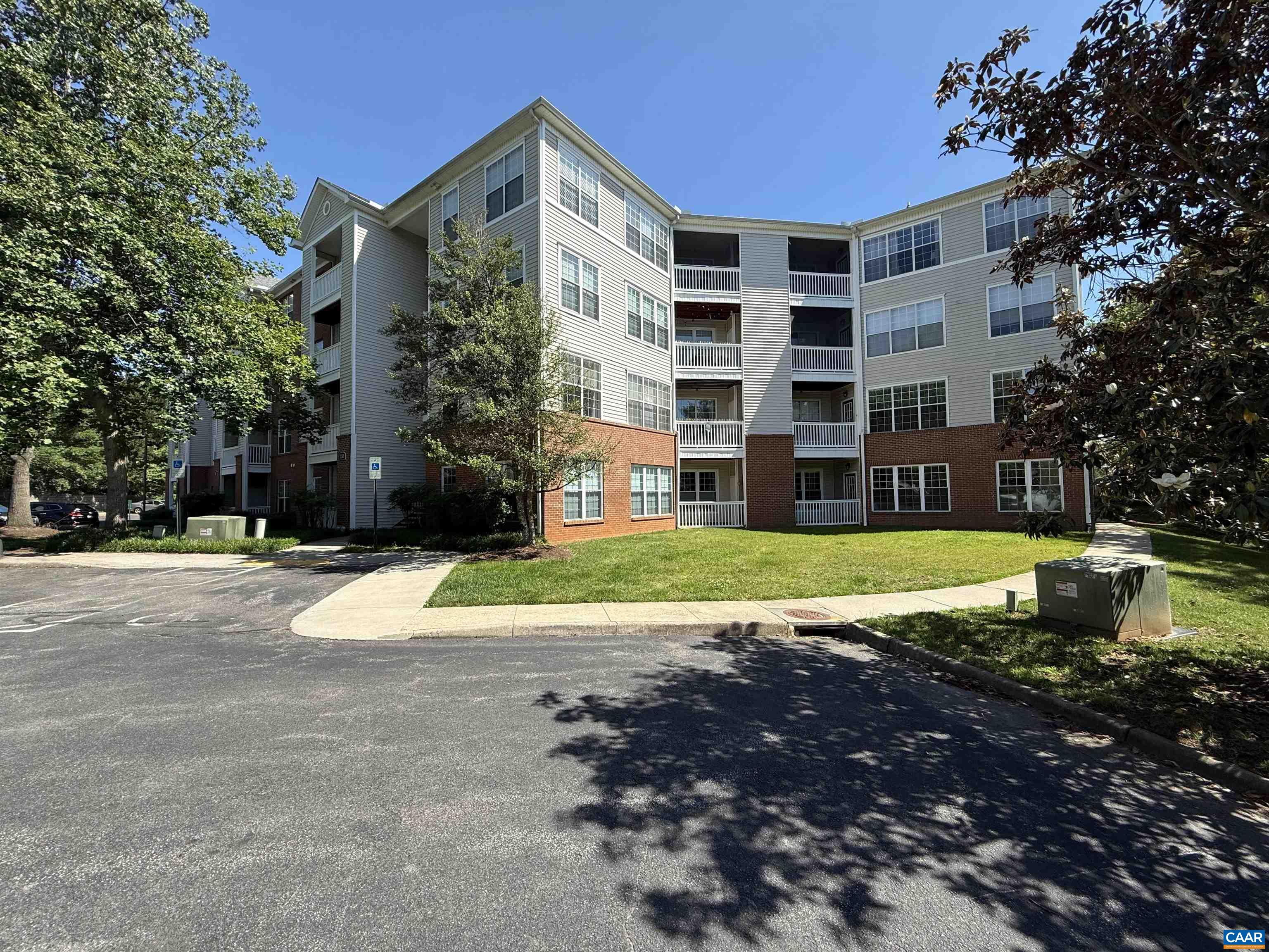 270 RIVERBEND DR, CHARLOTTESVILLE, Virginia 22911, 1 Bedroom Bedrooms, ,1 BathroomBathrooms,Residential,270 RIVERBEND DR,677847 MLS # 677847 270 RIVERBEND DR, CHARLOTTESVILLE, Virginia 22911, 1 Bedroom Bedrooms, ,1 BathroomBathrooms,Residential,270 RIVERBEND DR,677847 MLS # 677847