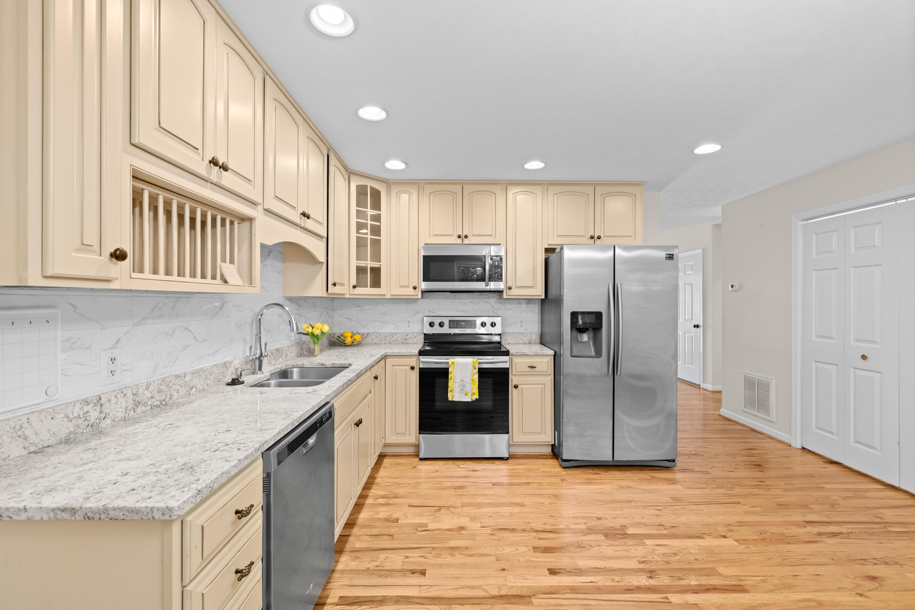 122 COLLINSWOOD DR, STAUNTON, Virginia 24401, 3 Bedrooms Bedrooms, ,2 BathroomsBathrooms,Residential,122 COLLINSWOOD DR,677949 MLS # 677949