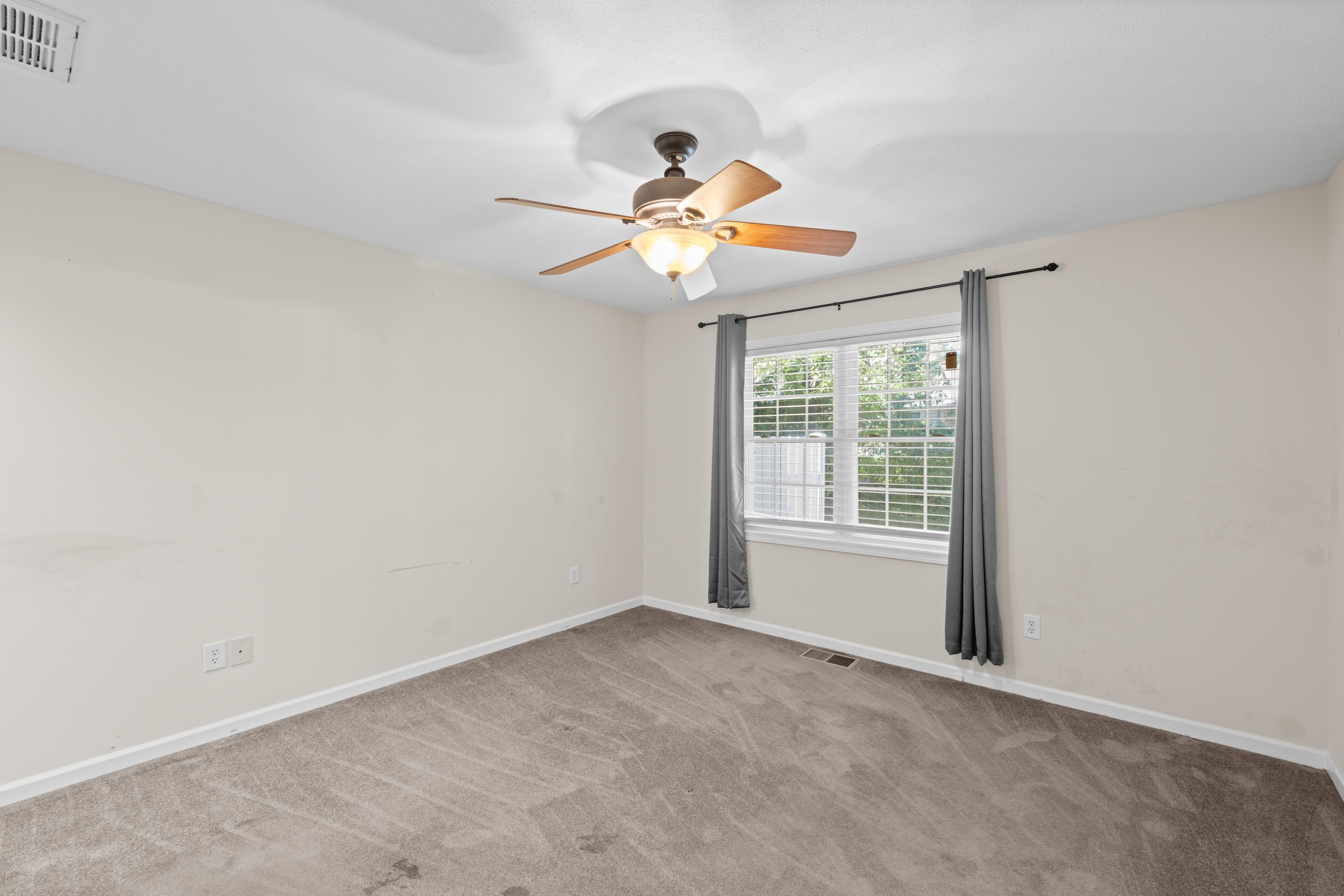 122 COLLINSWOOD DR, STAUNTON, Virginia 24401, 3 Bedrooms Bedrooms, ,2 BathroomsBathrooms,Residential,122 COLLINSWOOD DR,677949 MLS # 677949