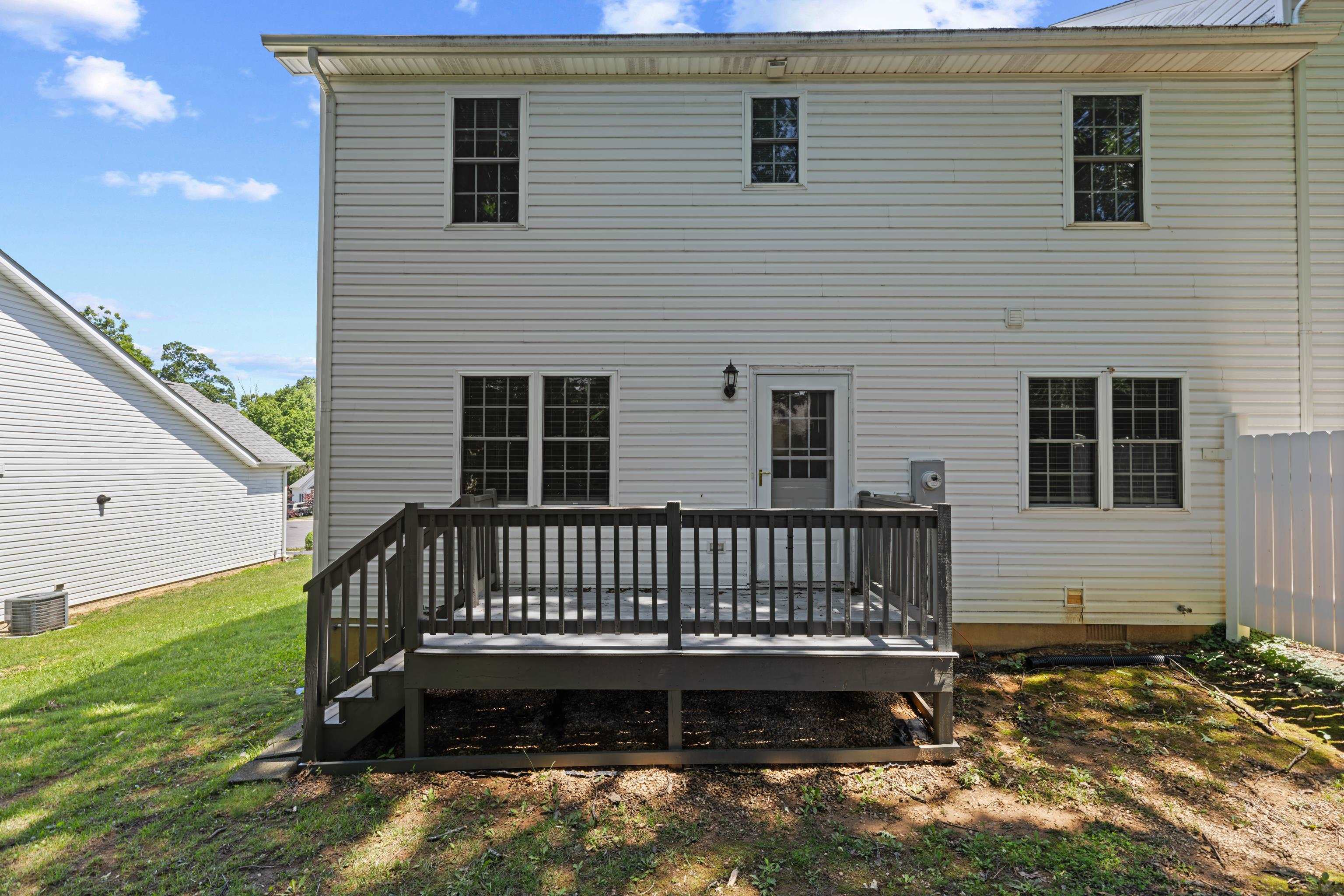 122 COLLINSWOOD DR, STAUNTON, Virginia 24401, 3 Bedrooms Bedrooms, ,2 BathroomsBathrooms,Residential,122 COLLINSWOOD DR,677949 MLS # 677949
