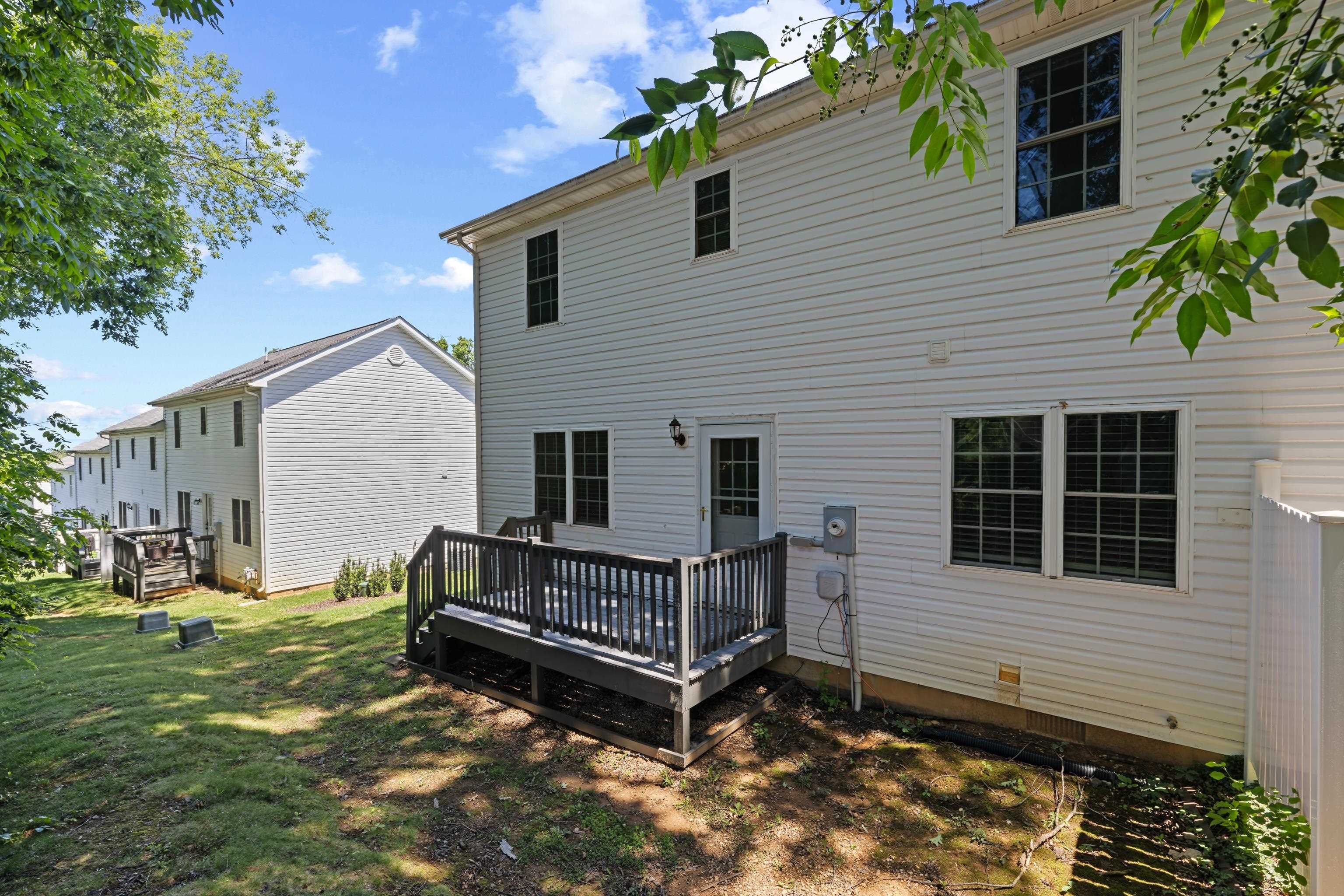 122 COLLINSWOOD DR, STAUNTON, Virginia 24401, 3 Bedrooms Bedrooms, ,2 BathroomsBathrooms,Residential,122 COLLINSWOOD DR,677949 MLS # 677949