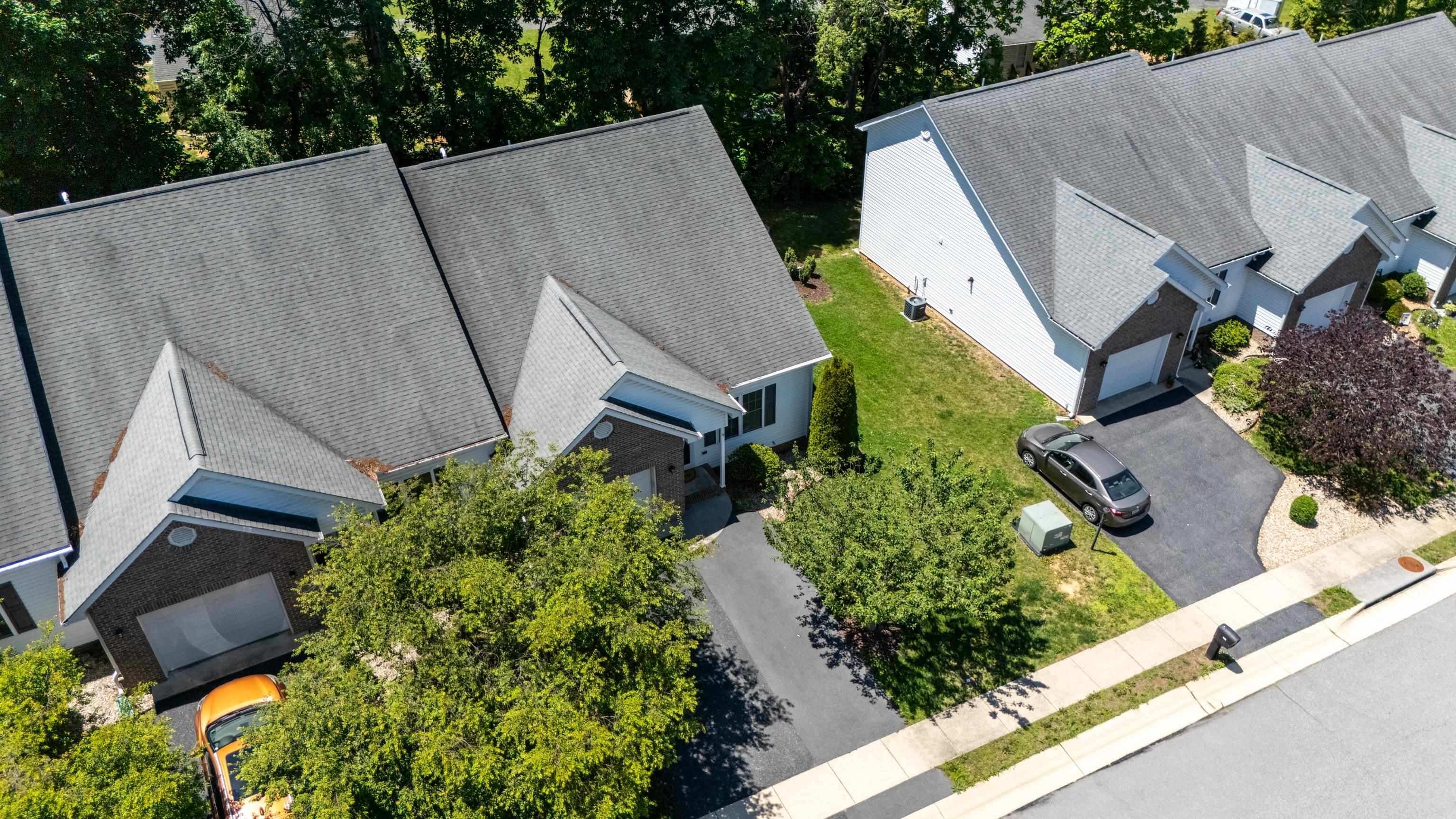 122 COLLINSWOOD DR, STAUNTON, Virginia 24401, 3 Bedrooms Bedrooms, ,2 BathroomsBathrooms,Residential,122 COLLINSWOOD DR,677949 MLS # 677949