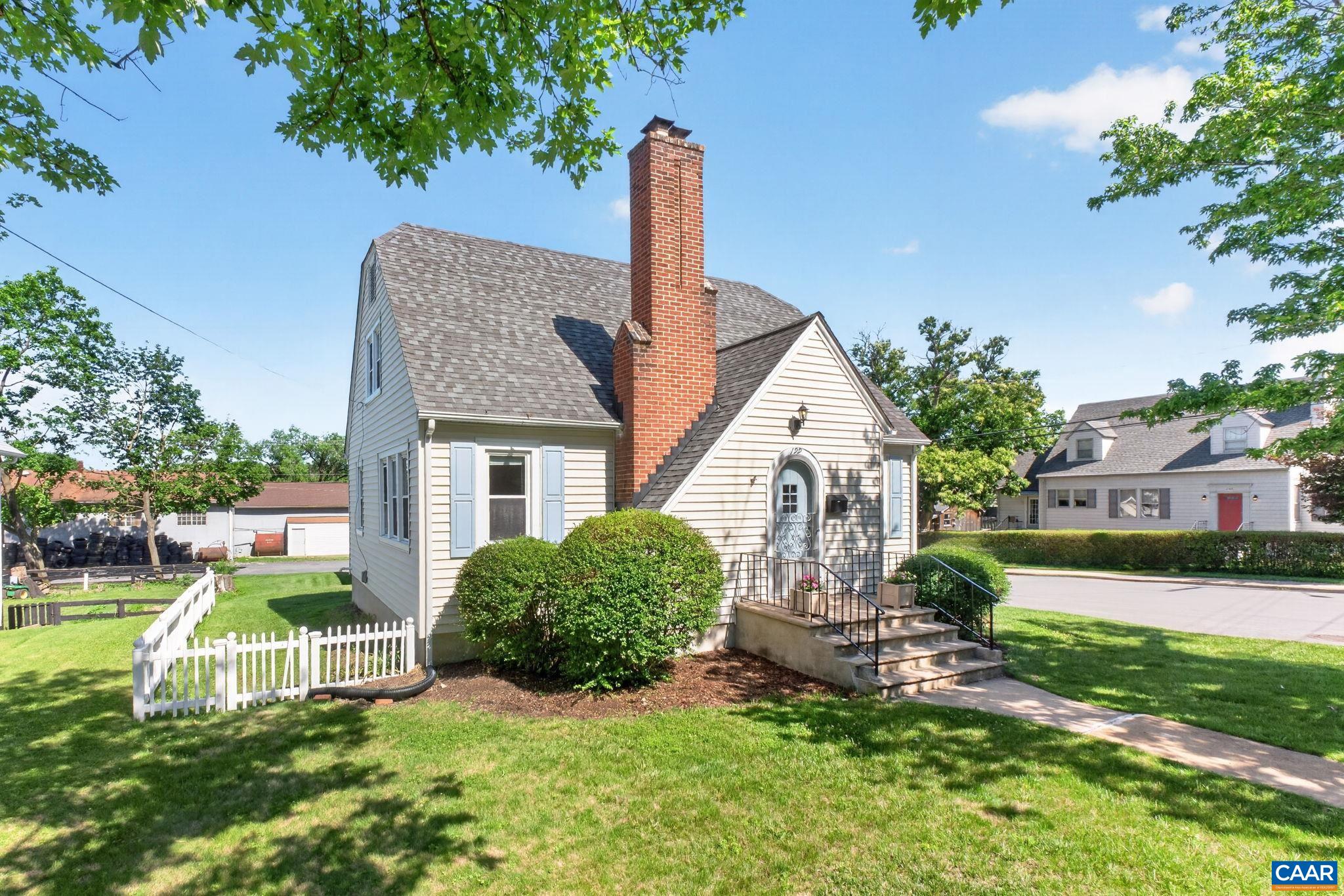 199 N BATH AVE, WAYNESBORO, Virginia 22980, 3 Bedrooms Bedrooms, ,1 BathroomBathrooms,Residential,199 N BATH AVE,677951 MLS # 677951