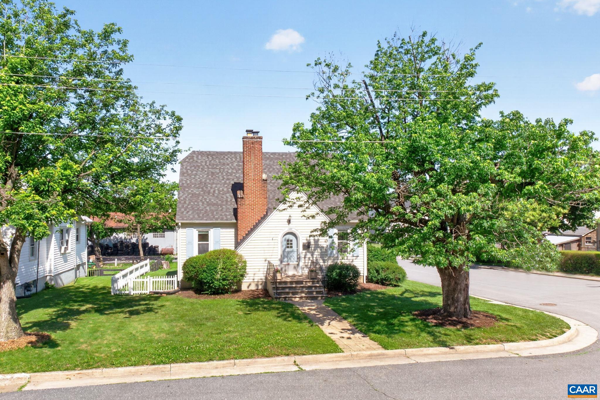 199 N BATH AVE, WAYNESBORO, Virginia 22980, 3 Bedrooms Bedrooms, ,1 BathroomBathrooms,Residential,199 N BATH AVE,677951 MLS # 677951