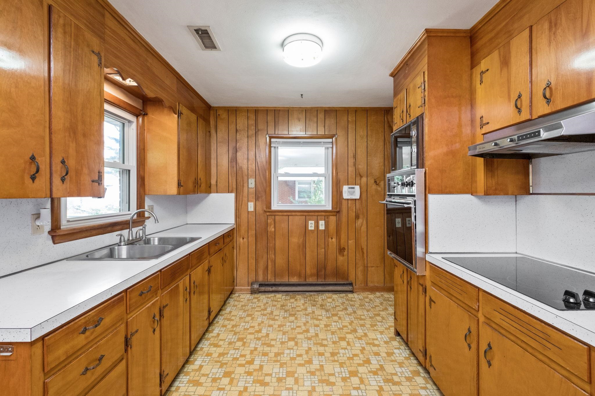 219 N DOGWOOD DR, HARRISONBURG, Virginia 22802, 3 Bedrooms Bedrooms, ,1 BathroomBathrooms,Residential,219 N DOGWOOD DR,677955 MLS # 677955