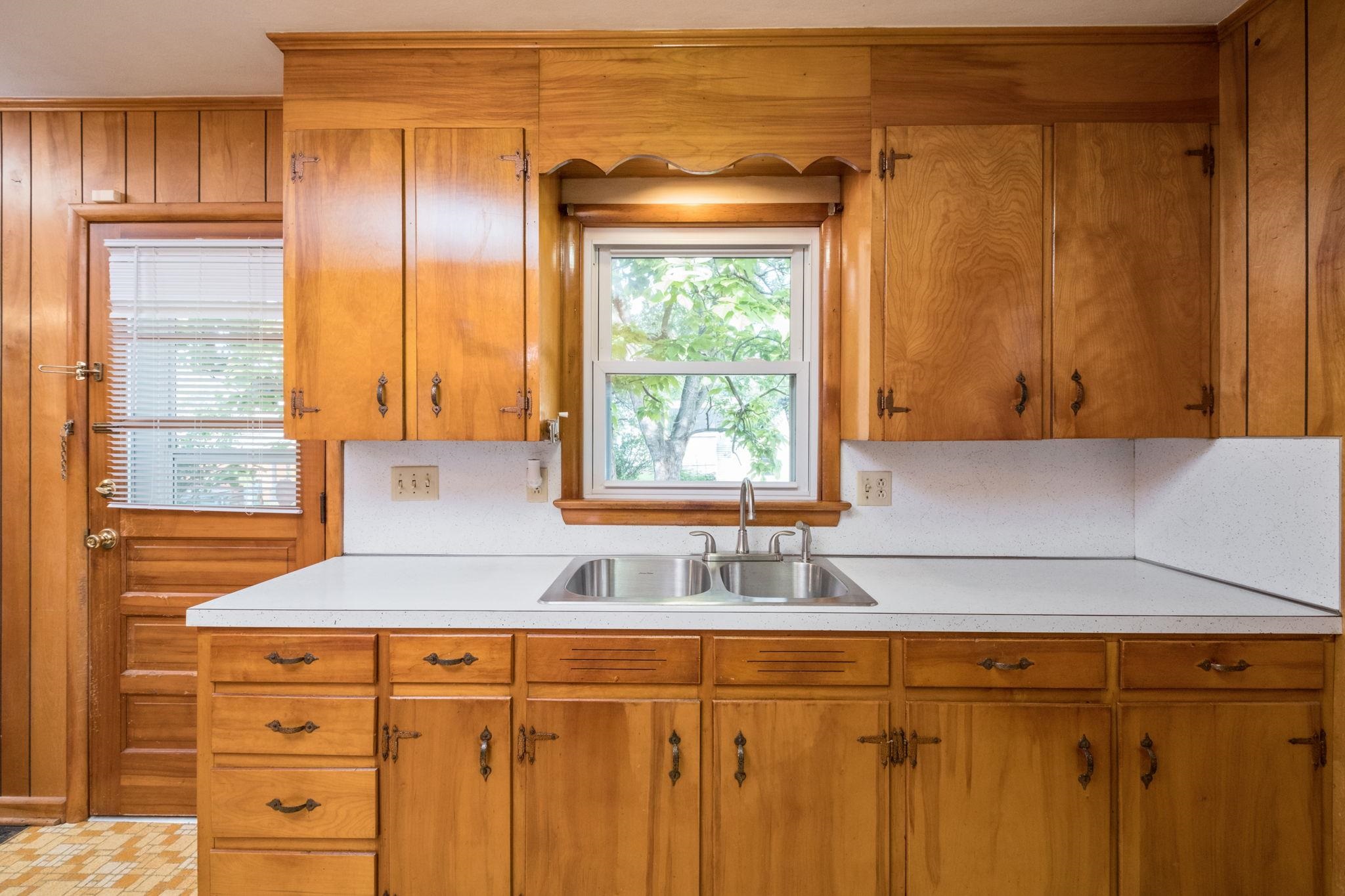 219 N DOGWOOD DR, HARRISONBURG, Virginia 22802, 3 Bedrooms Bedrooms, ,1 BathroomBathrooms,Residential,219 N DOGWOOD DR,677955 MLS # 677955