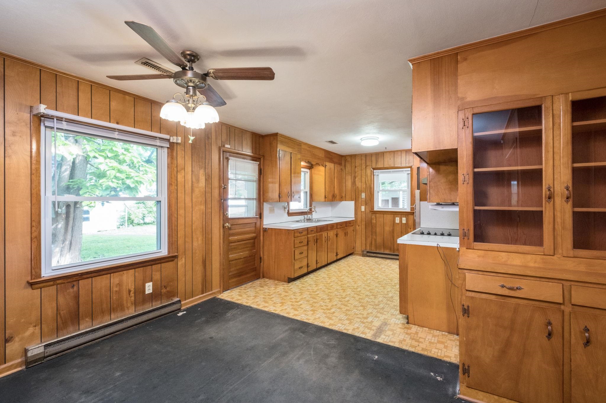 219 N DOGWOOD DR, HARRISONBURG, Virginia 22802, 3 Bedrooms Bedrooms, ,1 BathroomBathrooms,Residential,219 N DOGWOOD DR,677955 MLS # 677955