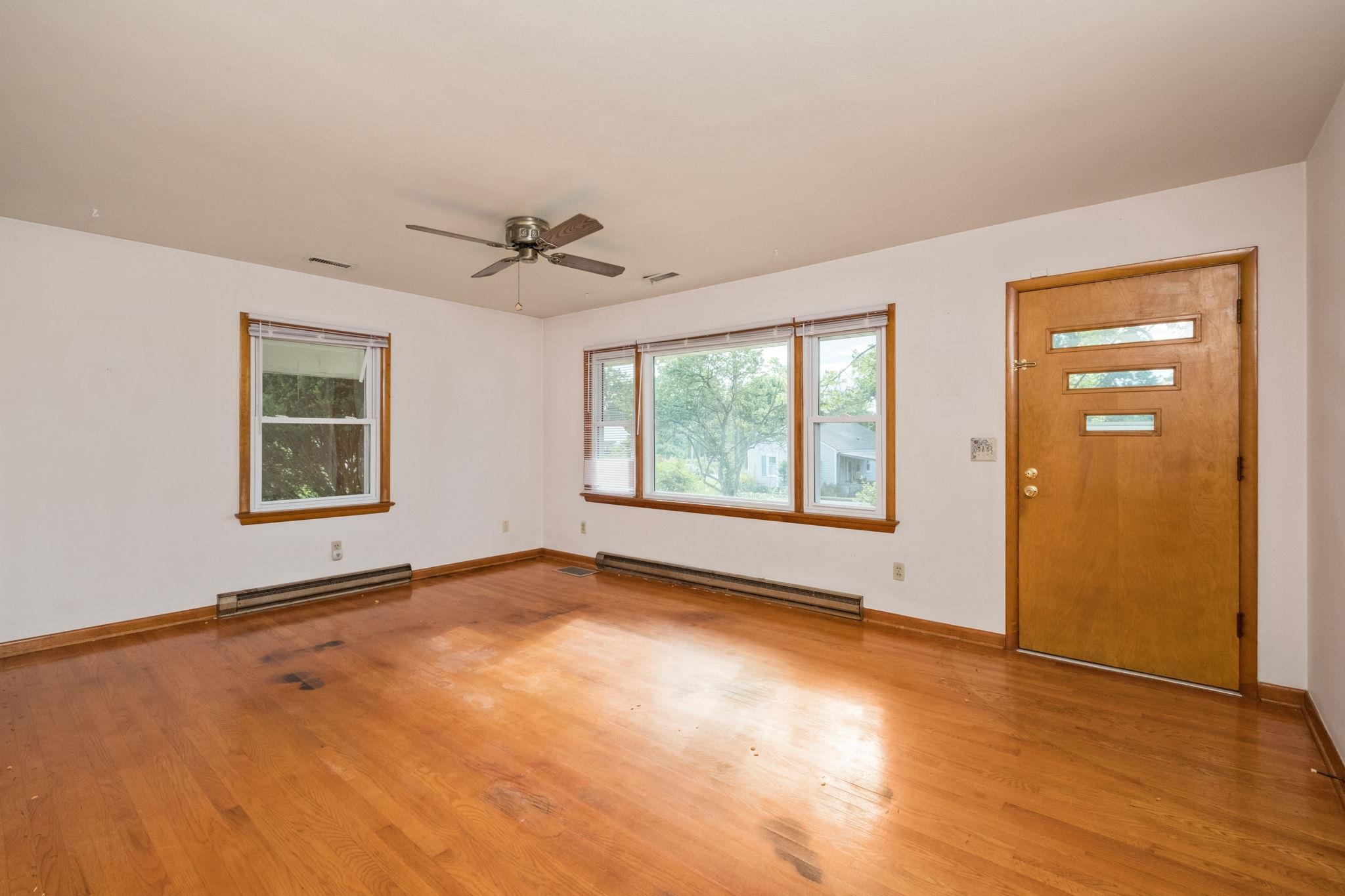 219 N DOGWOOD DR, HARRISONBURG, Virginia 22802, 3 Bedrooms Bedrooms, ,1 BathroomBathrooms,Residential,219 N DOGWOOD DR,677955 MLS # 677955