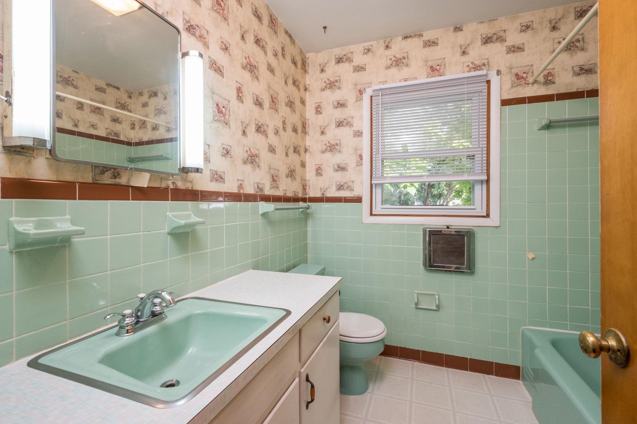219 N DOGWOOD DR, HARRISONBURG, Virginia 22802, 3 Bedrooms Bedrooms, ,1 BathroomBathrooms,Residential,219 N DOGWOOD DR,677955 MLS # 677955