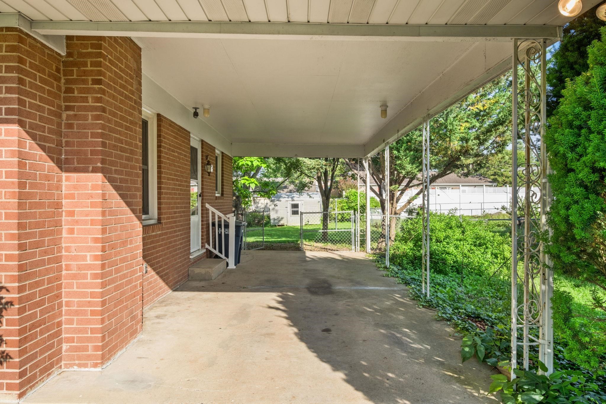 219 N DOGWOOD DR, HARRISONBURG, Virginia 22802, 3 Bedrooms Bedrooms, ,1 BathroomBathrooms,Residential,219 N DOGWOOD DR,677955 MLS # 677955