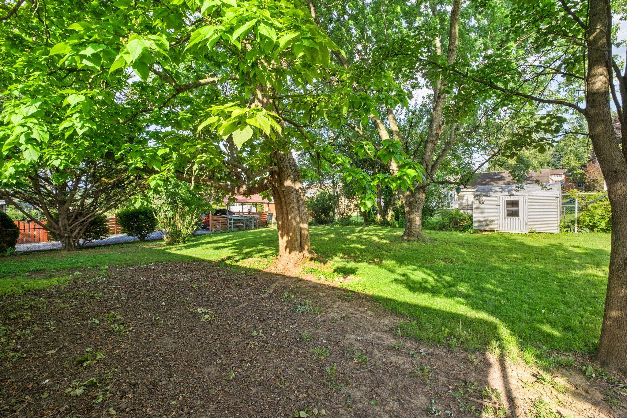 219 N DOGWOOD DR, HARRISONBURG, Virginia 22802, 3 Bedrooms Bedrooms, ,1 BathroomBathrooms,Residential,219 N DOGWOOD DR,677955 MLS # 677955