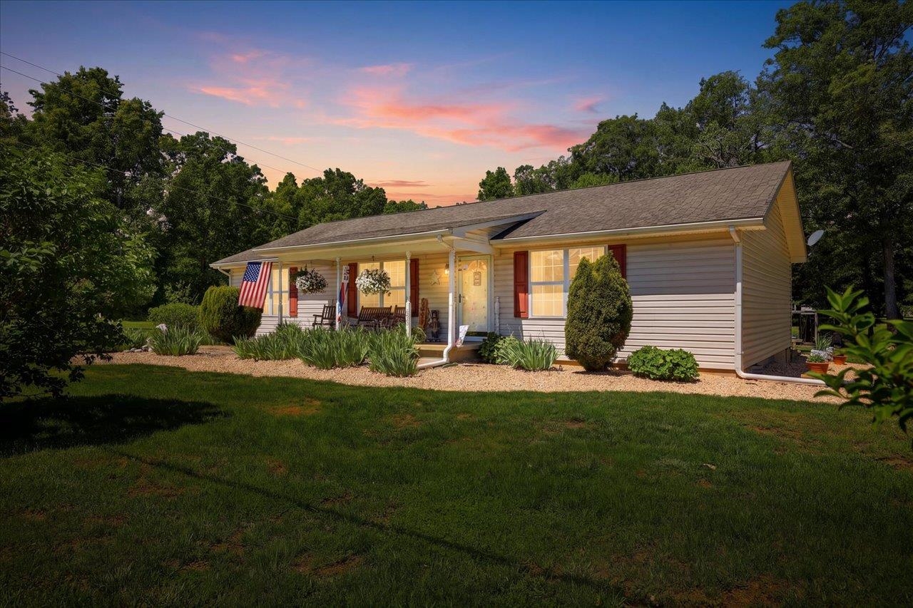 925 MT TORREY RD, LYNDHURST, Virginia 22952, 3 Bedrooms Bedrooms, ,2 BathroomsBathrooms,Residential,925 MT TORREY RD,677958 MLS # 677958
