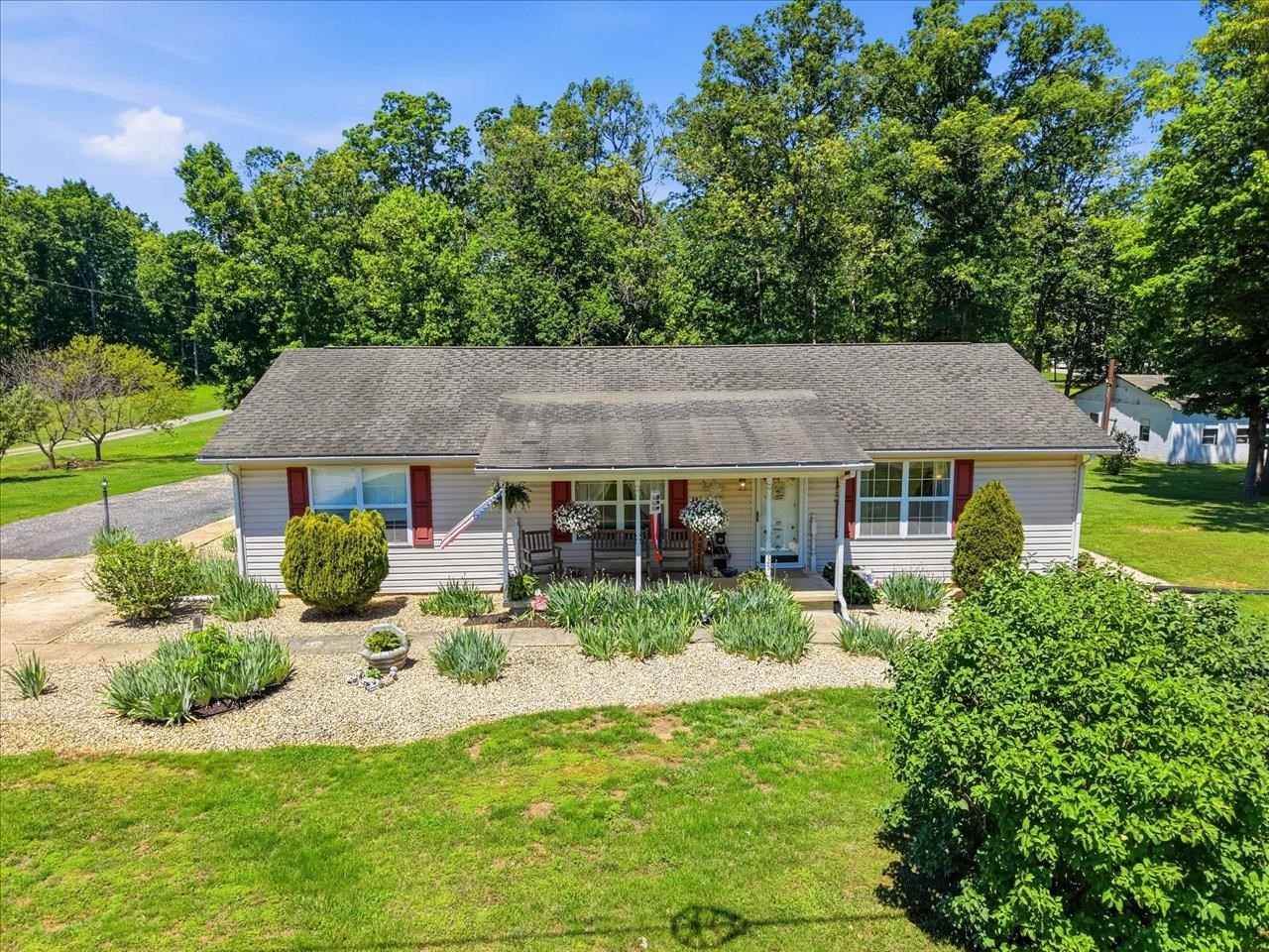 925 MT TORREY RD, LYNDHURST, Virginia 22952, 3 Bedrooms Bedrooms, ,2 BathroomsBathrooms,Residential,925 MT TORREY RD,677958 MLS # 677958