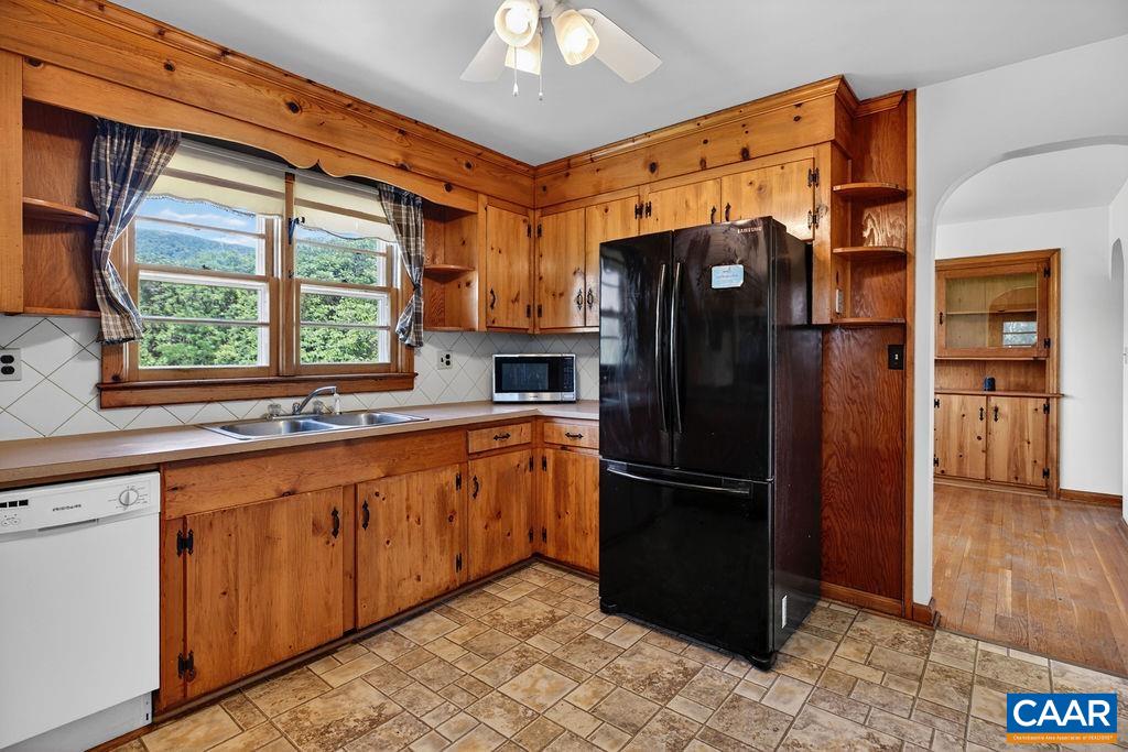 1877 AFTON MOUNTAIN RD, AFTON, Virginia 22920, 3 Bedrooms Bedrooms, ,1 BathroomBathrooms,Residential,1877 AFTON MOUNTAIN RD,677969 MLS # 677969